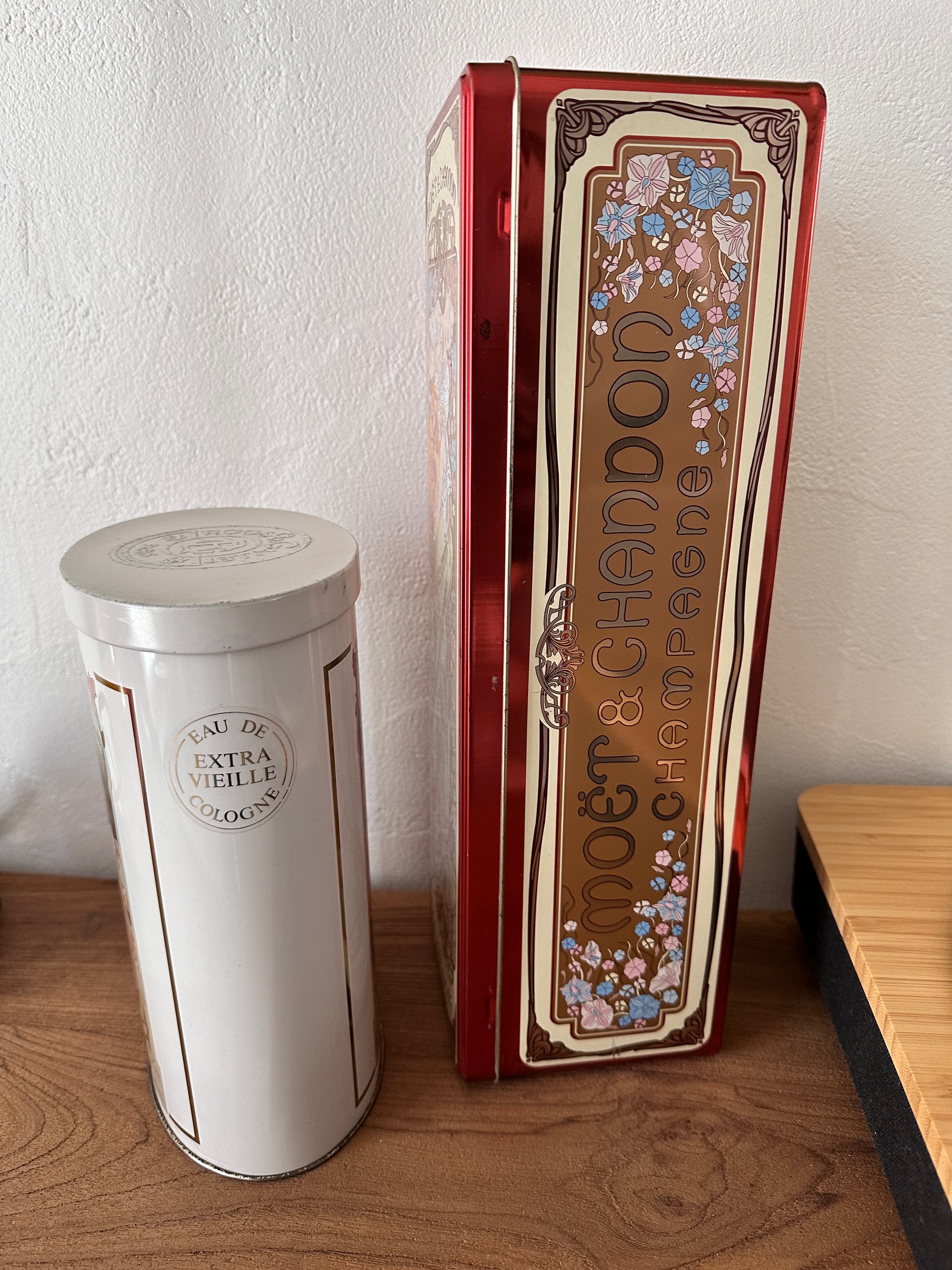 Duo de boites en métal vintage décor au style Mucha