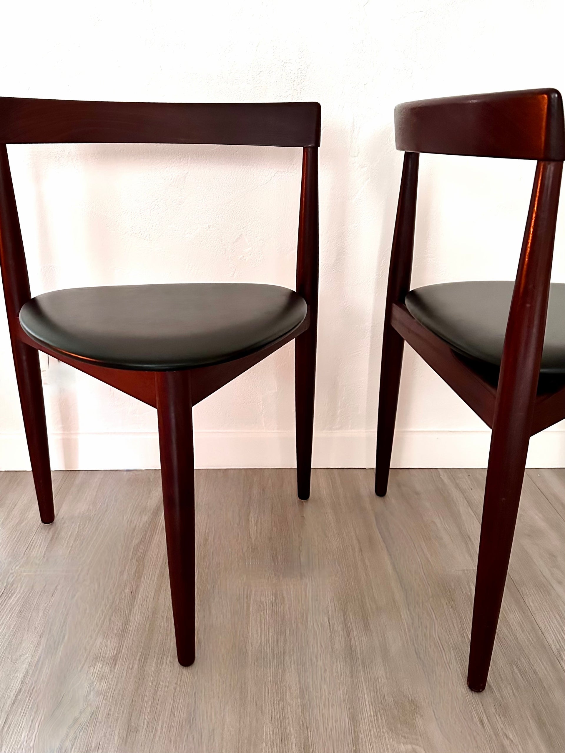 Chaises tripodes Hans Olsen - Frem Røjle - Design scandinave vintage