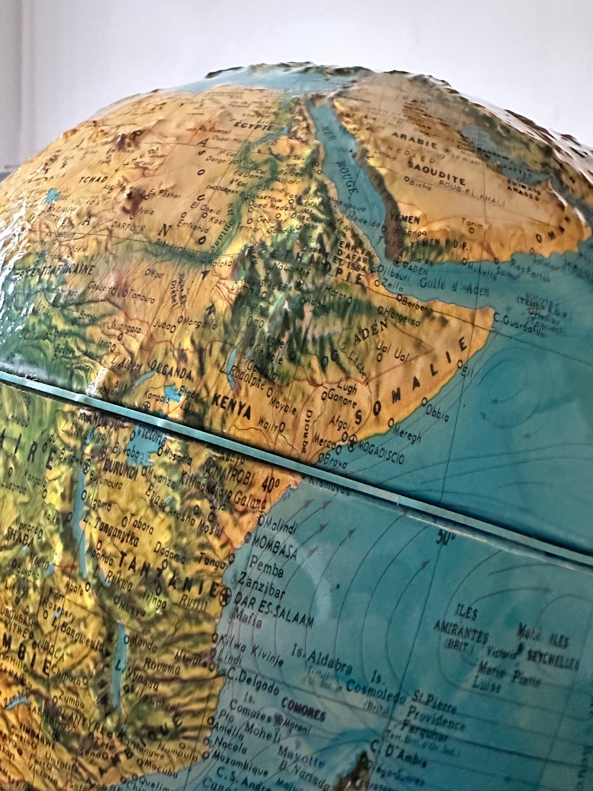 Globe terrestre vintage Rico Nova en relief - Mappemonde sur pied