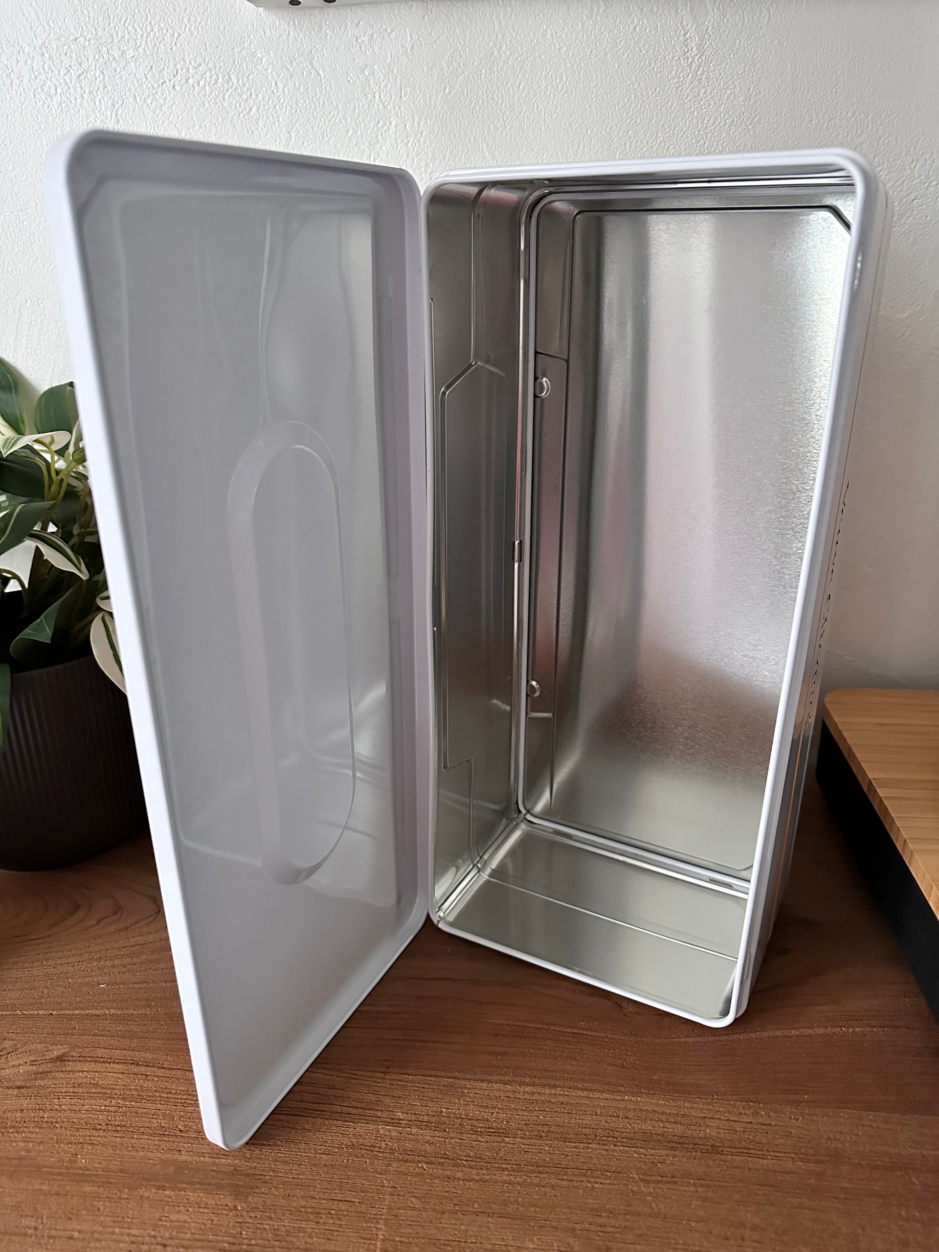 Boite métal au style vintage Cassette Audio Veuve Cliquot