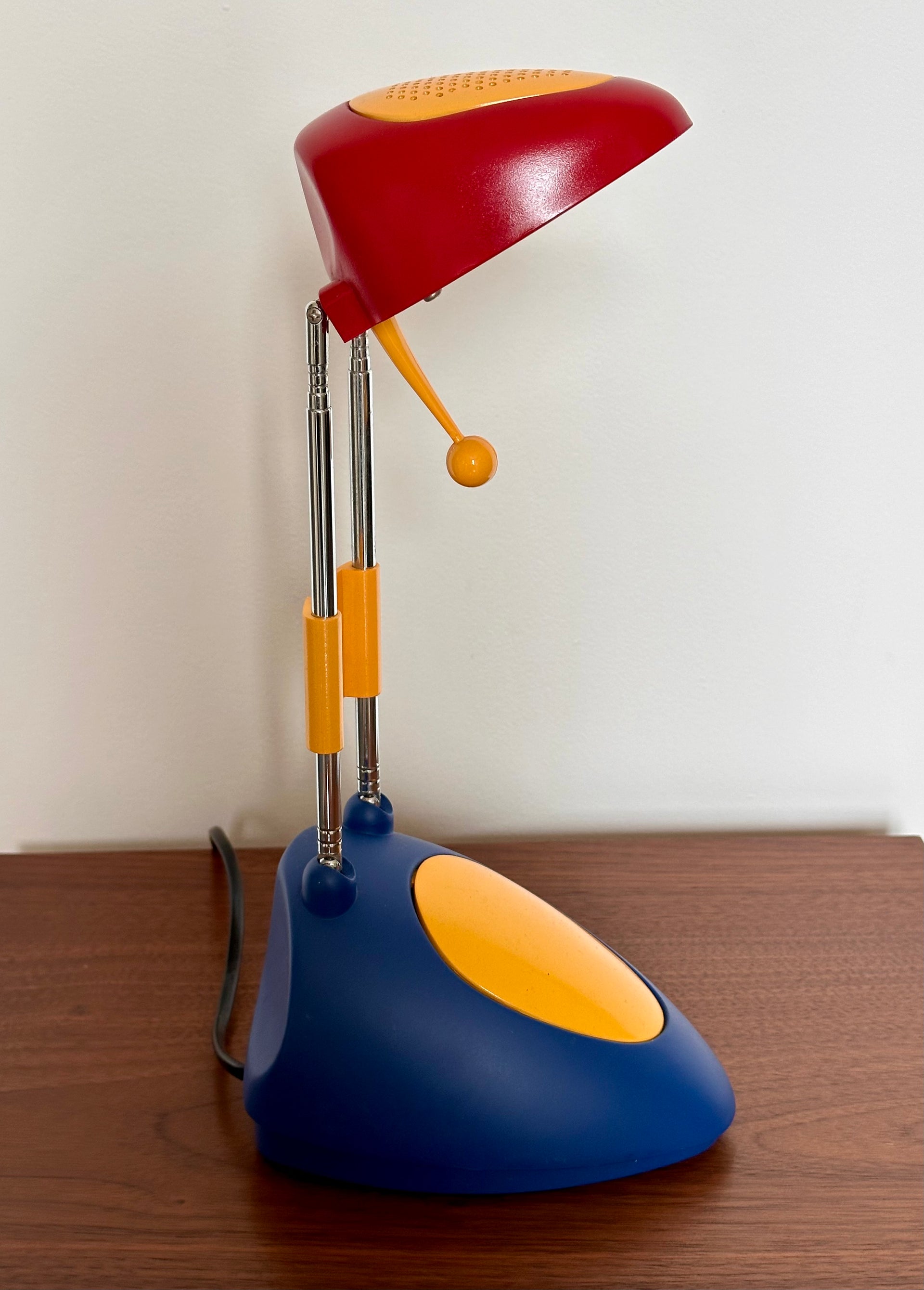 Lampe de bureau au style Memphis MASSIVE BELGIQUE