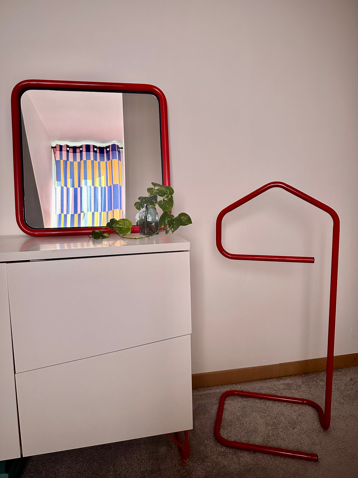 Miroir vintage Ikéa Periskop rouge années 80 design by Leif Qvist