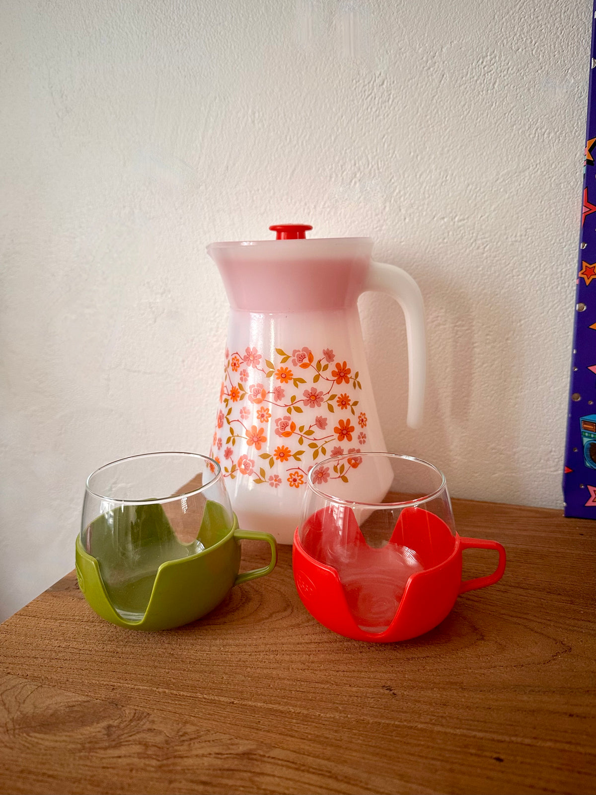 Pichet vintage floral années 70 et ses 2 tasses Esso