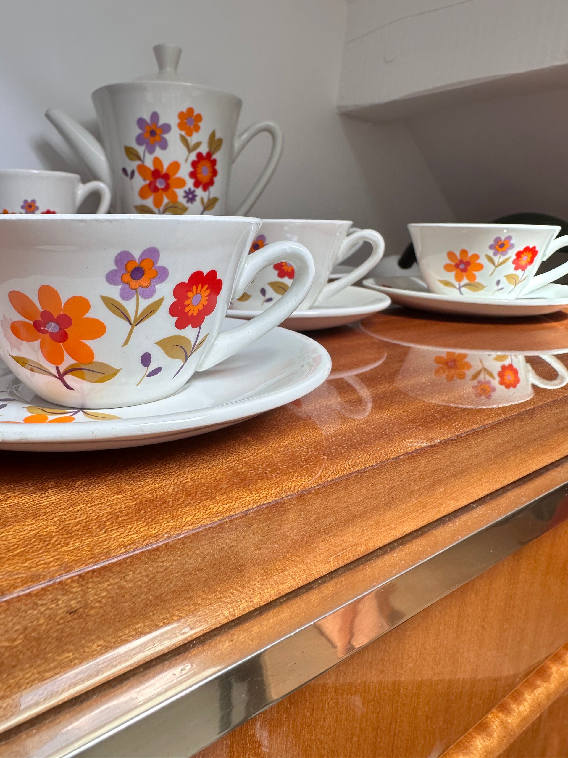 Service à thé ou café vintage années 70 Moulin des Loups décor floral