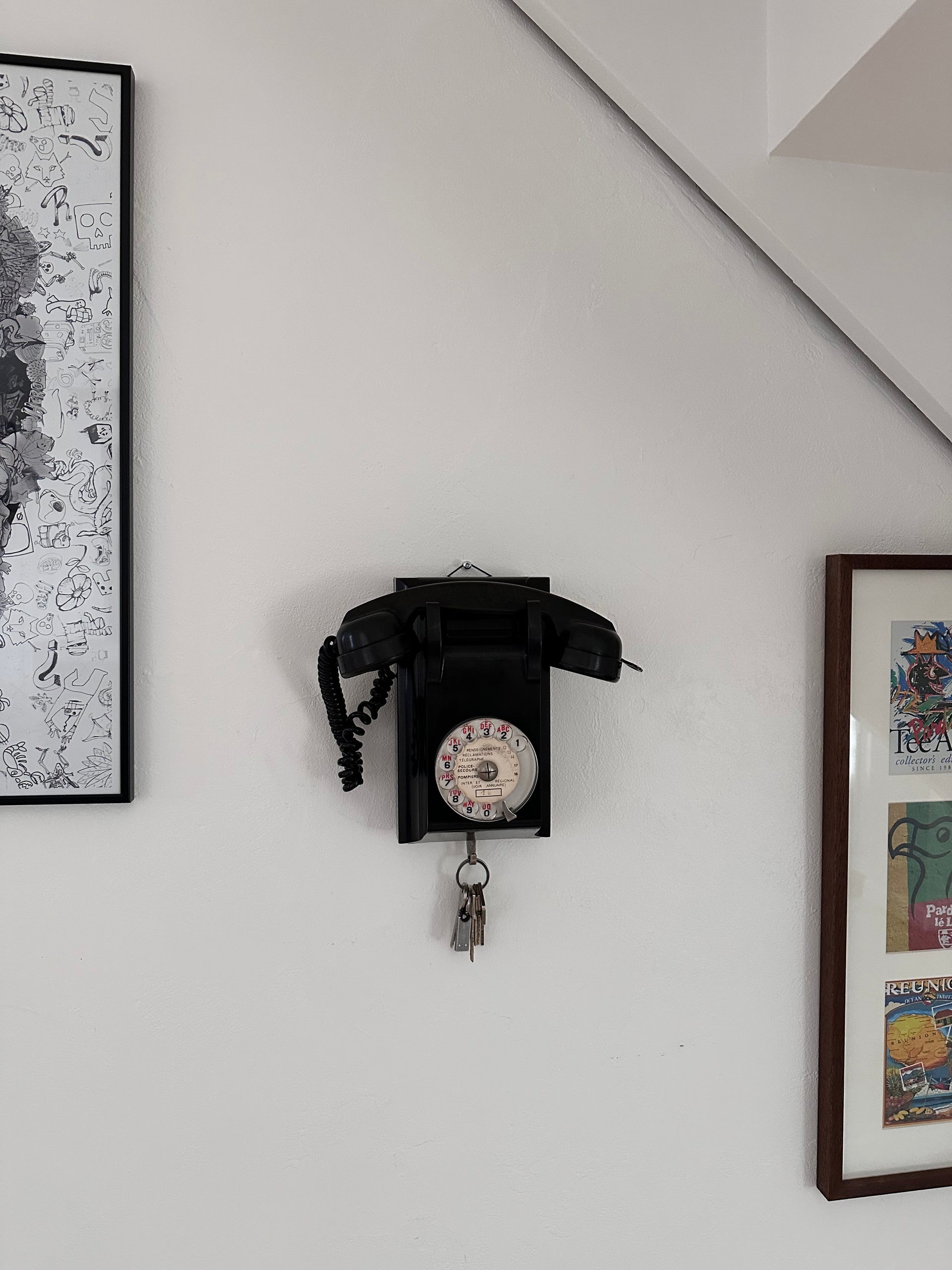 Téléphone vintage mural PTT bakélite noir années 50